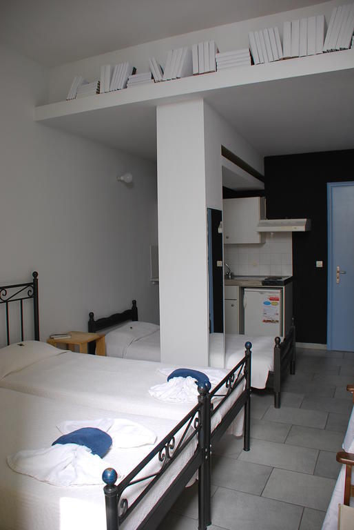 Oikeion Aparthotel Ermoupoli Room photo