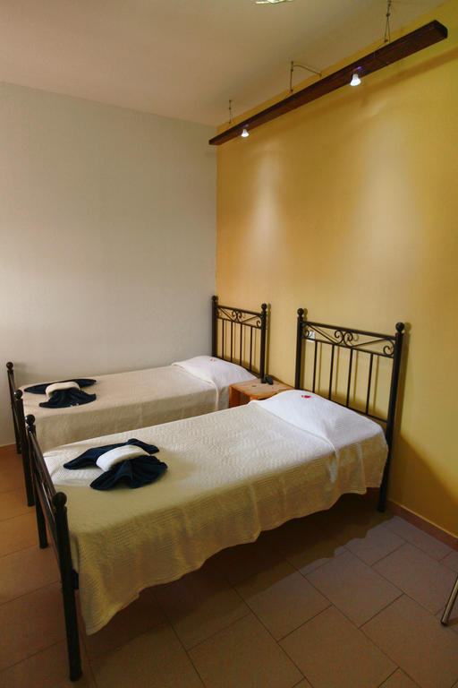 Oikeion Aparthotel Ermoupoli Room photo
